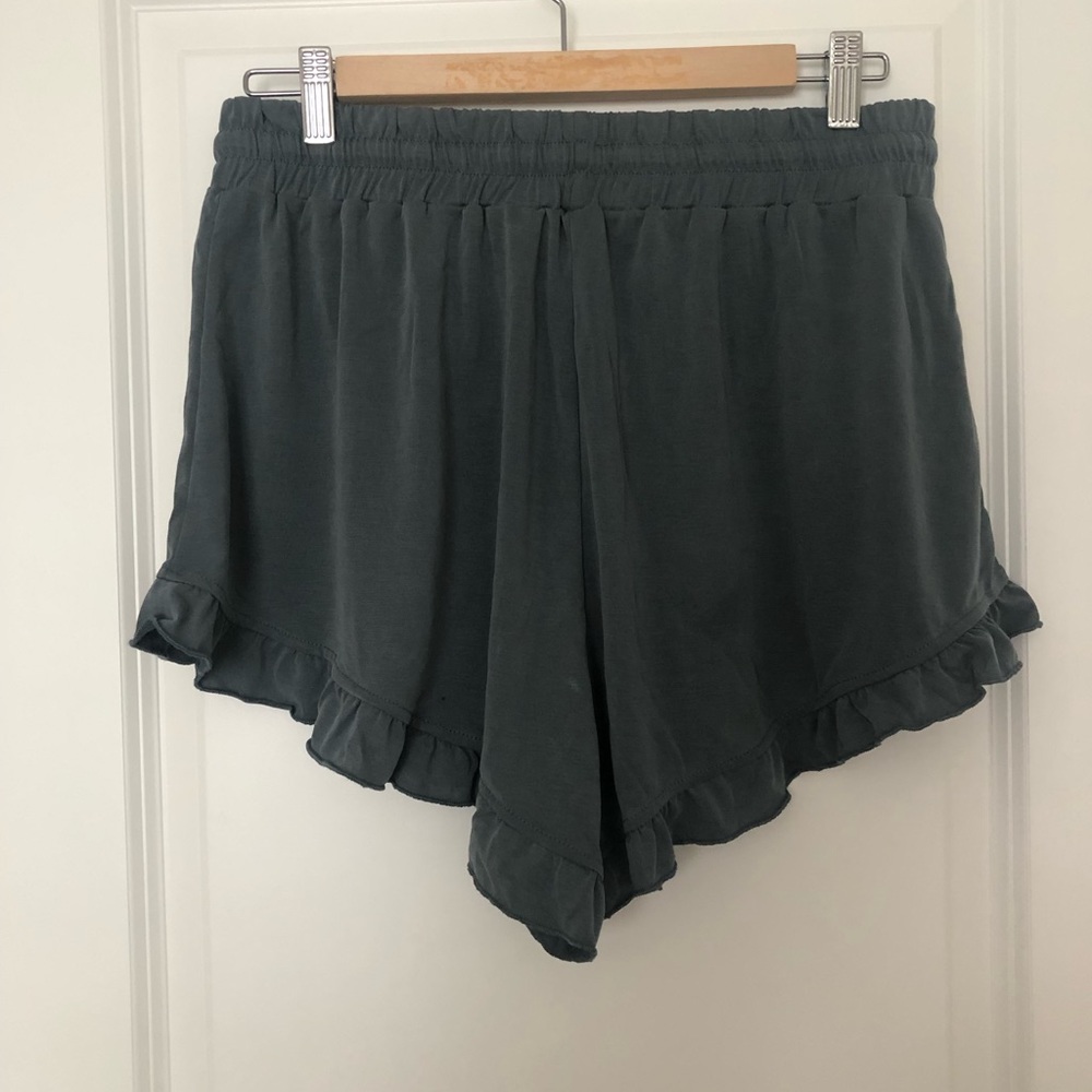 Ruffle Shorts - Picture 3 of 4
